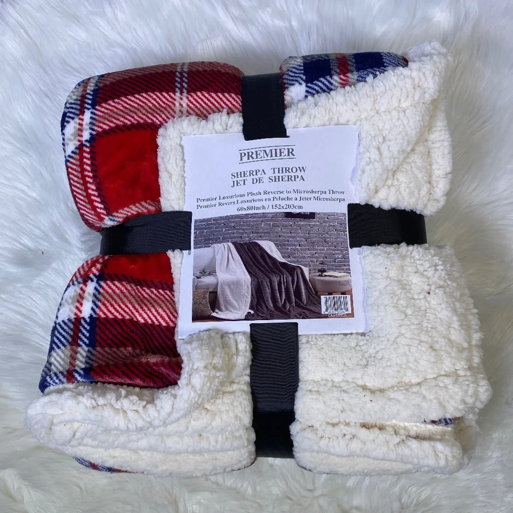 ✨SALE✨Red Plaid Micromink Sherpa Throw - Picture 1 of 3